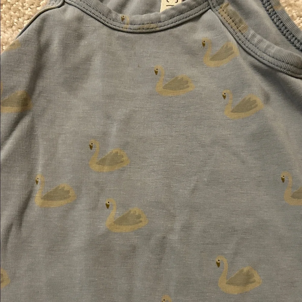 Toddler matching pajama set, swan pattern - Picture 2 of 4